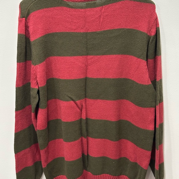 Nightmare on Elm Street Freddy Kreuger Striped Sweatshirt Size Medium - Picture 3 of 3